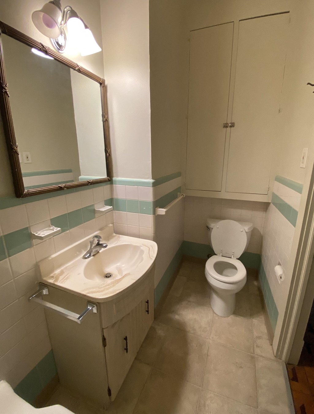 Kings Court Apartments - Front House - Full Bath / Tiled walls / mirror / vinyl flooring
