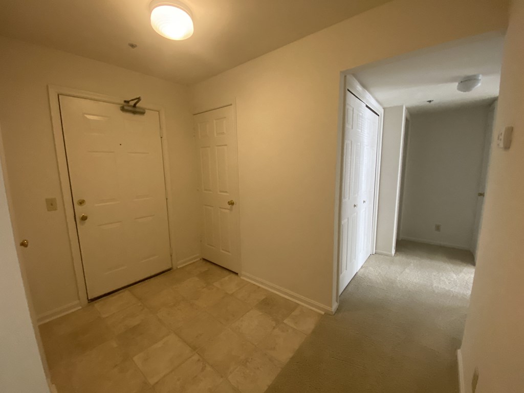 Kings Court Apartments - Main Building - Apartment Foyer / Hallway to bedrooms