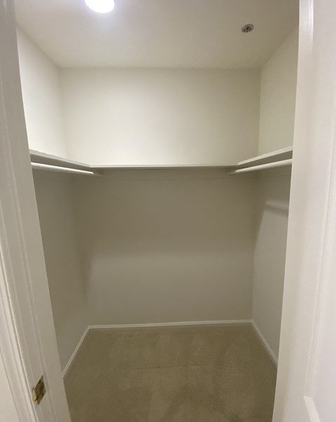 Kings Court Apartments - Main Building - Bedroom walk-in closet