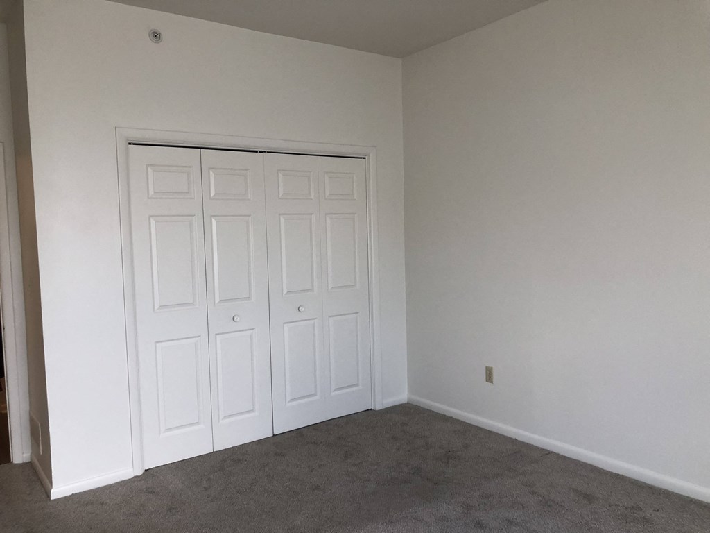 Loockerman Square Apartments - Bedroom / Closets /Wall-to-wall carpet