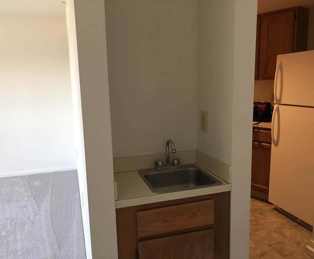 Loockerman Square Apartments - Wet Bar Sink