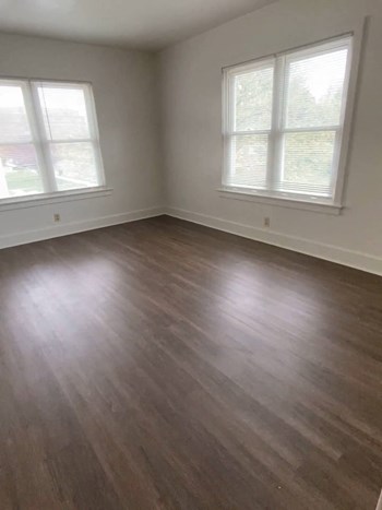 Living Room - Mitten 826 - 838 S Bradford St 2 Beds Apartment for Rent - Photo Gallery 3