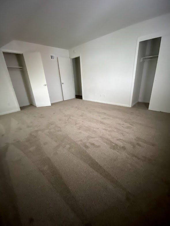 Governors Square Apartments - Bedroom / Closets / Wall-to-wall carpet