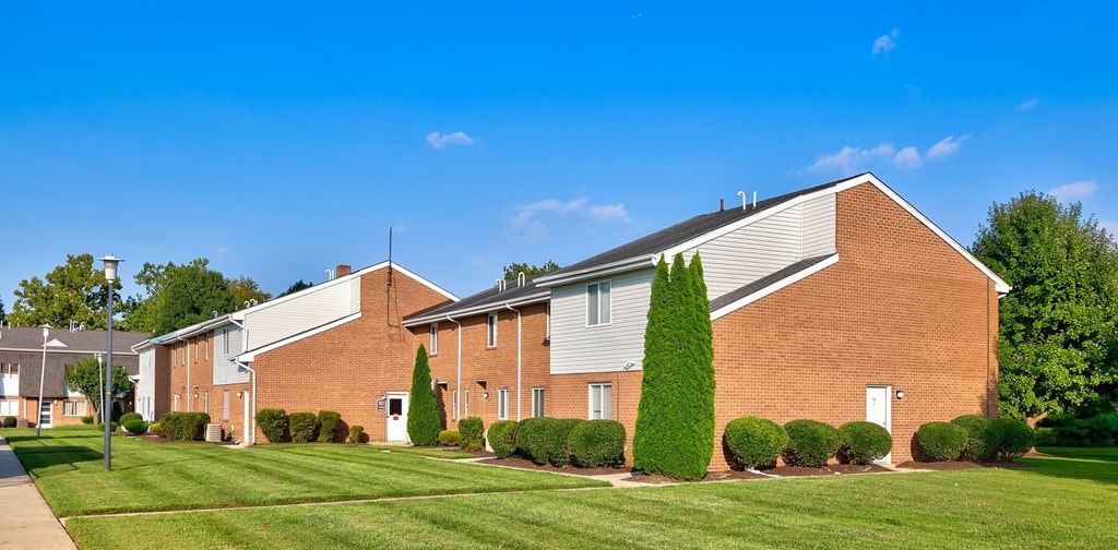 Westfalen Apartment Complex  - Bacon Avenue, Dover, Delaware / Building exteriors & grounds