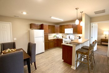 Laurel Bluff Apartments Reynoldsburg, Ohio - Photo Gallery 8