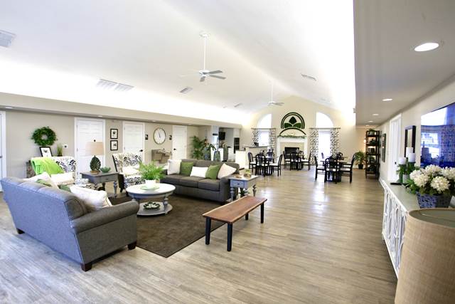 1-bedroom apartment at Laurel Bluff Apartments in Reynoldsburg, OH