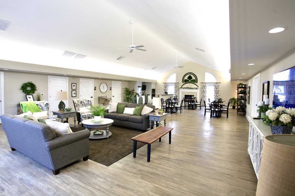 Laurel Bluff Apartments
