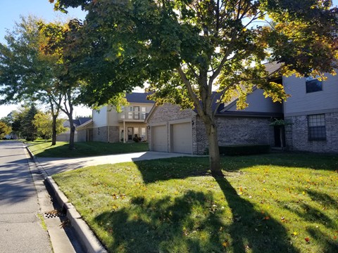 birchwood pointe apartments, attached garage, private entrance, neighborhood