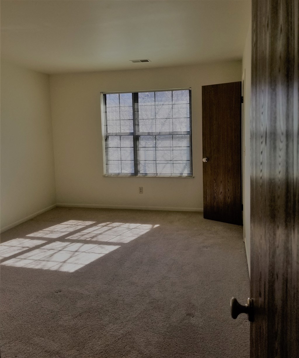 birchwood pointe apartments bedroom with walk-in closet