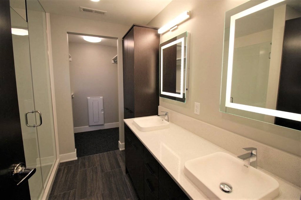 Stand Up Shower & Textured shower surround