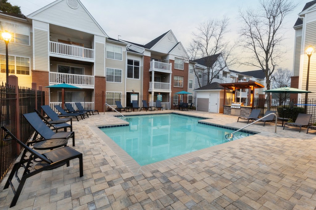the preserve at ballantyne commons pool and apartment buildings