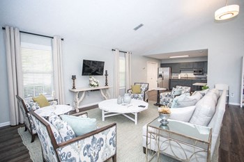 clubhouse tv room - Photo Gallery 5