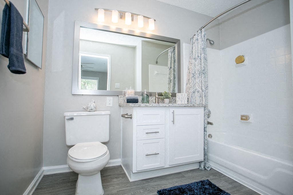 Master Bathroom at The Carlyle at Perimeter, Dunwoody