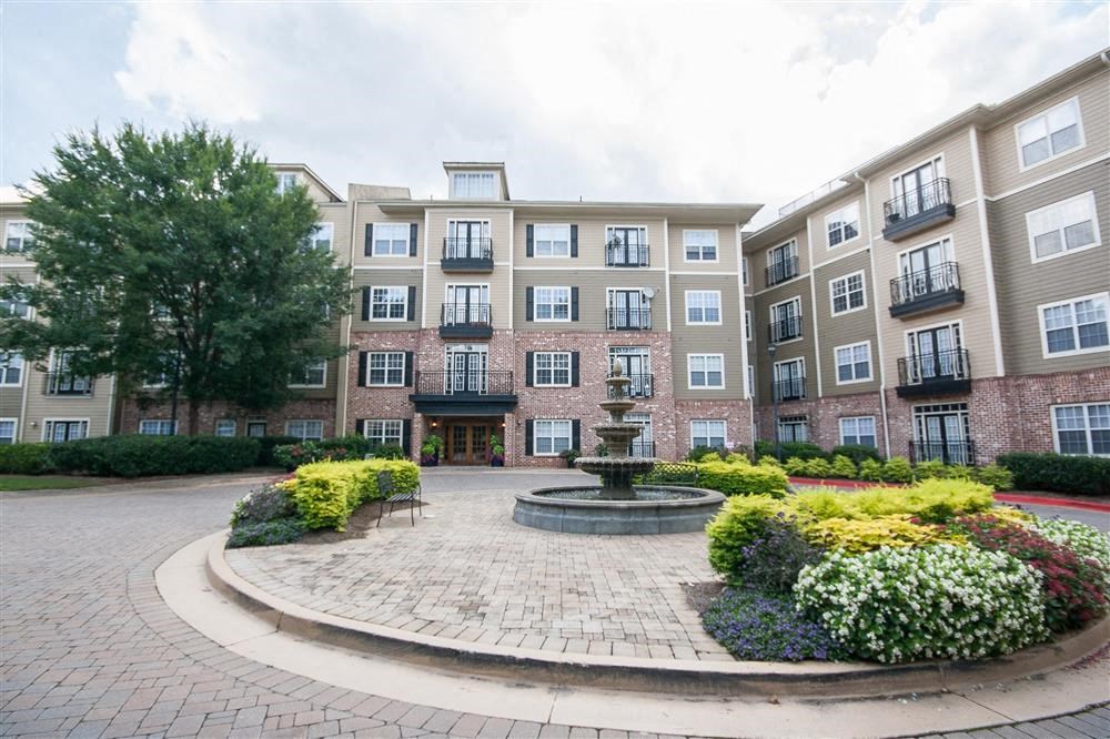 Exterior Landscape at The Orleans of Decatur, Decatur, GA, 30033