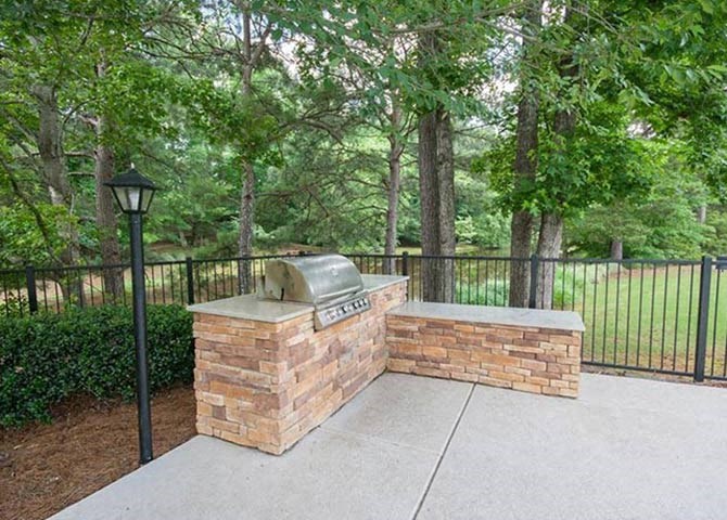 Community Grilling Stations at Lullwater at Calumet, Georgia