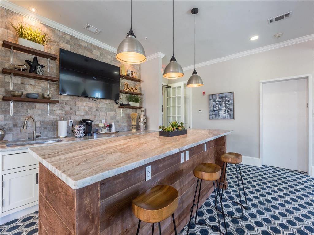Resident Lounge- and coffee bar at The Pointe at Suwanee Station, Georgia