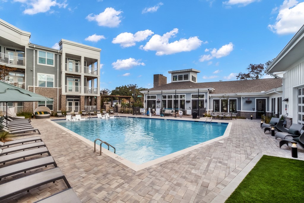 the preserve at ballantyne commons resort swimming pool