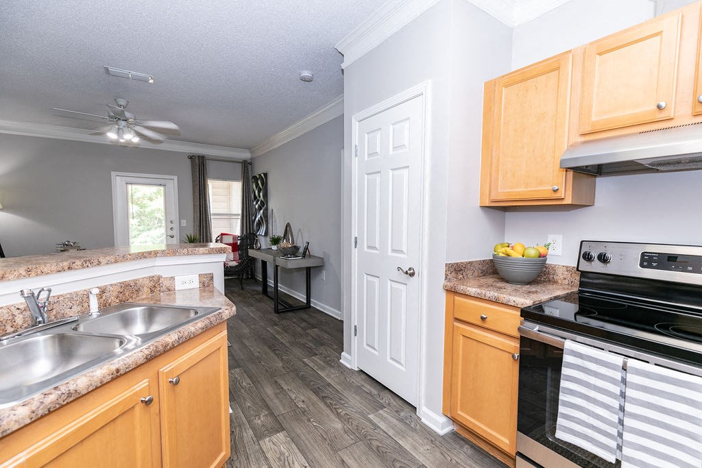 Fully Equipped Kitchen at Villas at Hampton, Hampton