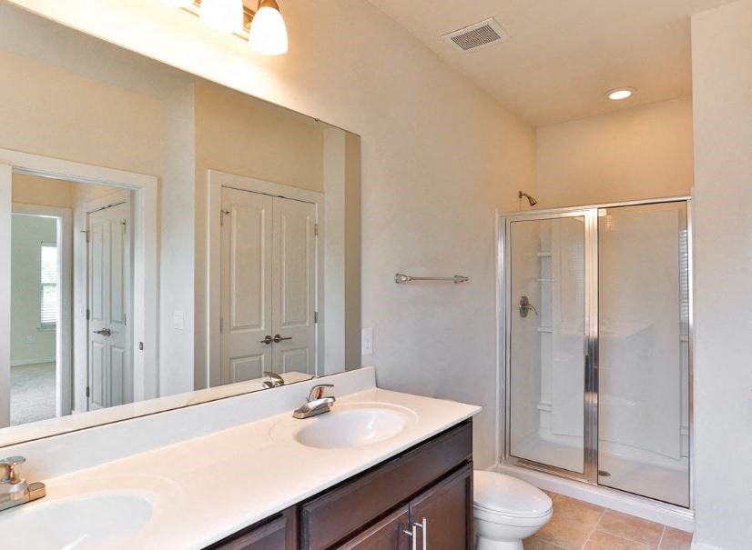 2 bedroom master bathroom