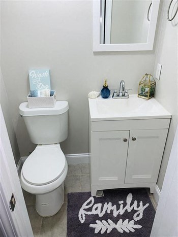 1376 Custer Ave SE 2-3 Beds Apartment for Rent - Photo Gallery 5