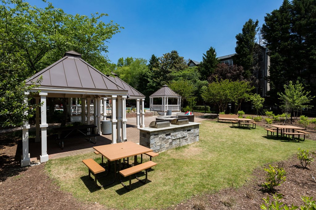 Picnic Area at The Point at Perimeter, Dunwoody, GA, 30338