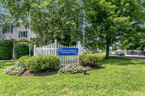 Property entrance at Eagle Pointe New London, CT