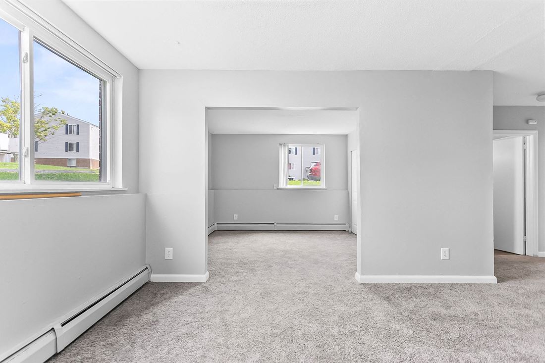 Eagle Pointe Apartments photo