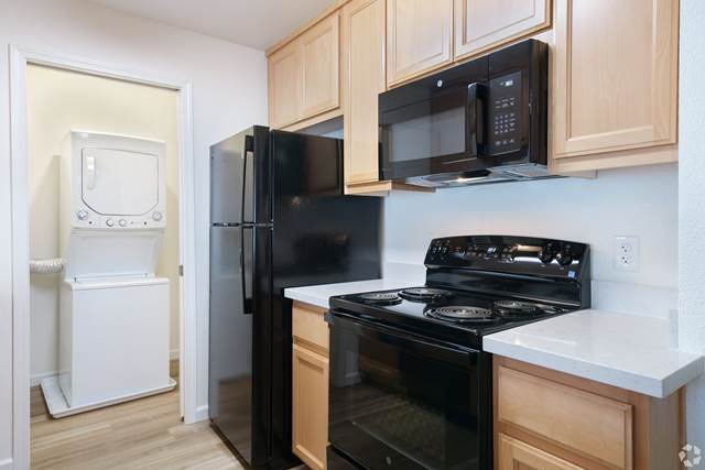 1-bedroom apartment at Woodland Hills Apartment Homes in Pittsburg, CA