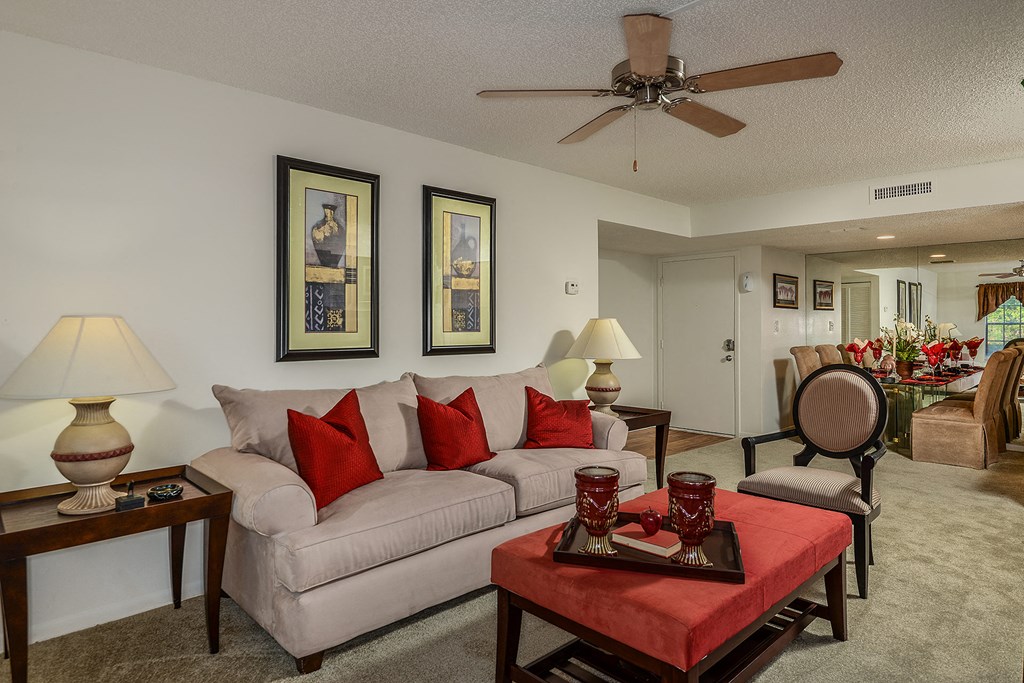 Park Avenue Apartments Tampa Florida Living Room view towards Dining Area