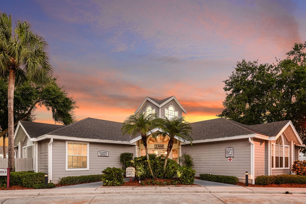 Colonial Pointe Apartments Orlando Florida Clubhouse Sunset