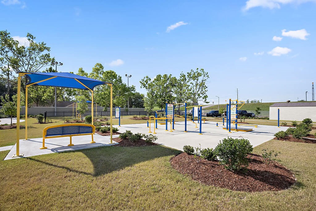 Outdoor fitness facility