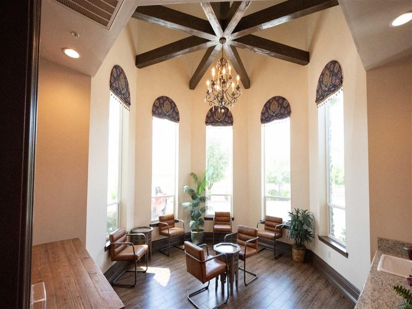 Dominion Courtyard Villas Apartments, 1650 E Shepherd Ave, Fresno, CA