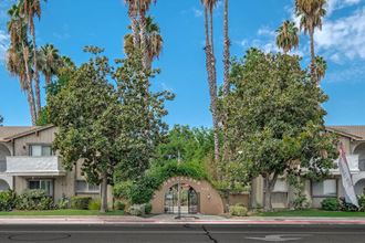 715 S Demaree Street 1-2 Beds Apartment for Rent - Photo Gallery 1