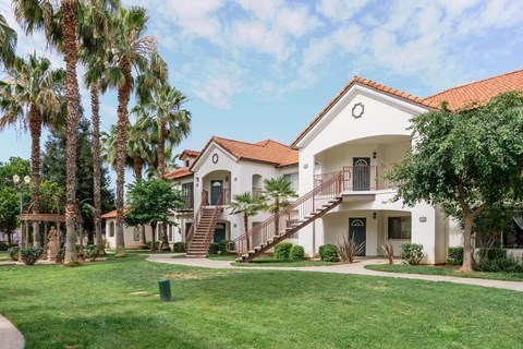1650 E Shepherd Ave 1-3 Beds Apartment for Rent