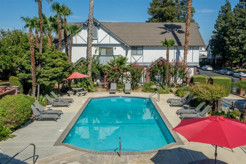 Aerial View Of Pool at Oxford Park Apartments, Fresno, California