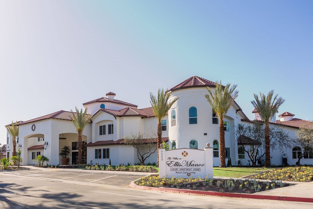 Front Signage at The Villas at Ellis Manor, Fresno, 93720