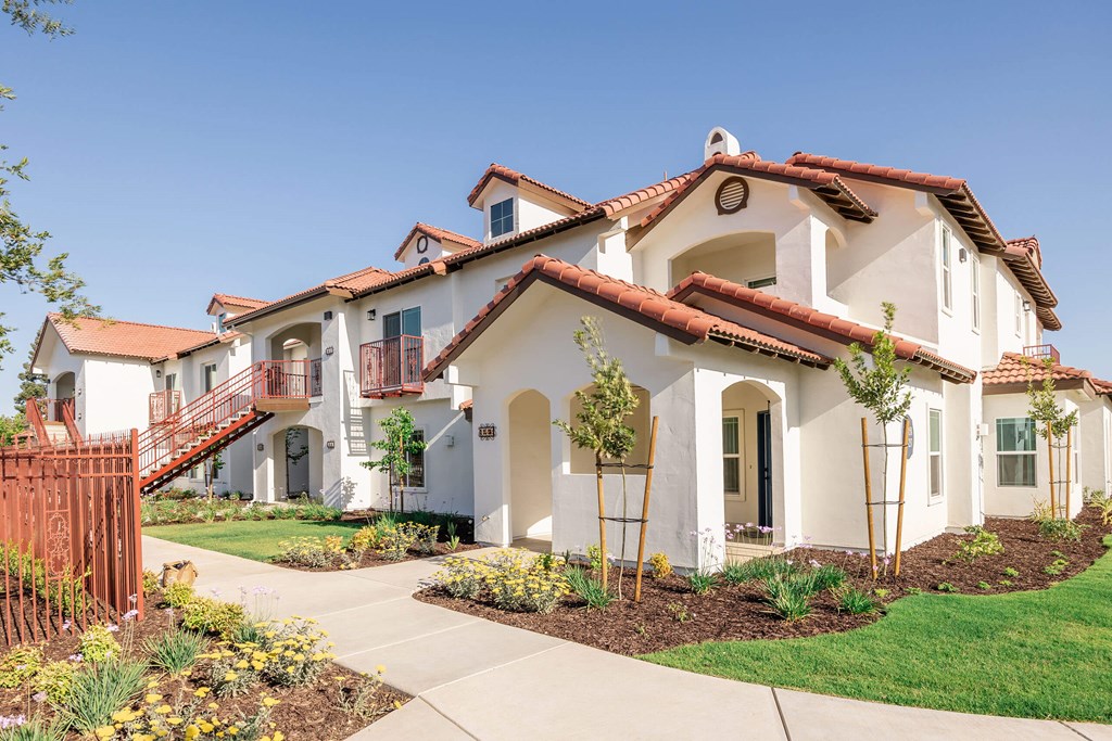 Landscape at The Villas at Ellis Manor, Fresno