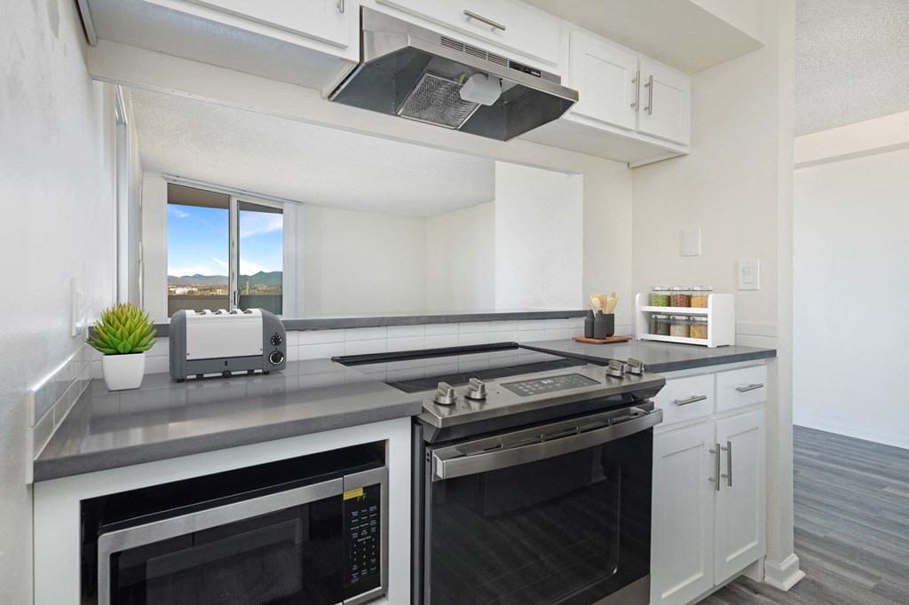the preserve at ballantyne commons apartment kitchen with stainless steel appliances