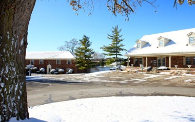 2148 Augusta Drive East 1 Bed Apartment for Rent - Photo Gallery 1