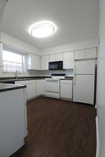 7747 Santa Monica Drive 1-3 Beds Apartment for Rent - Photo Gallery 17