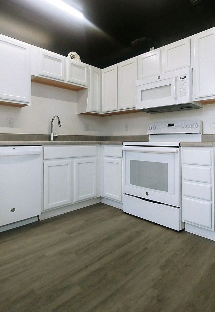 Lockefield Gardens Fully Renovated Historic Apartment