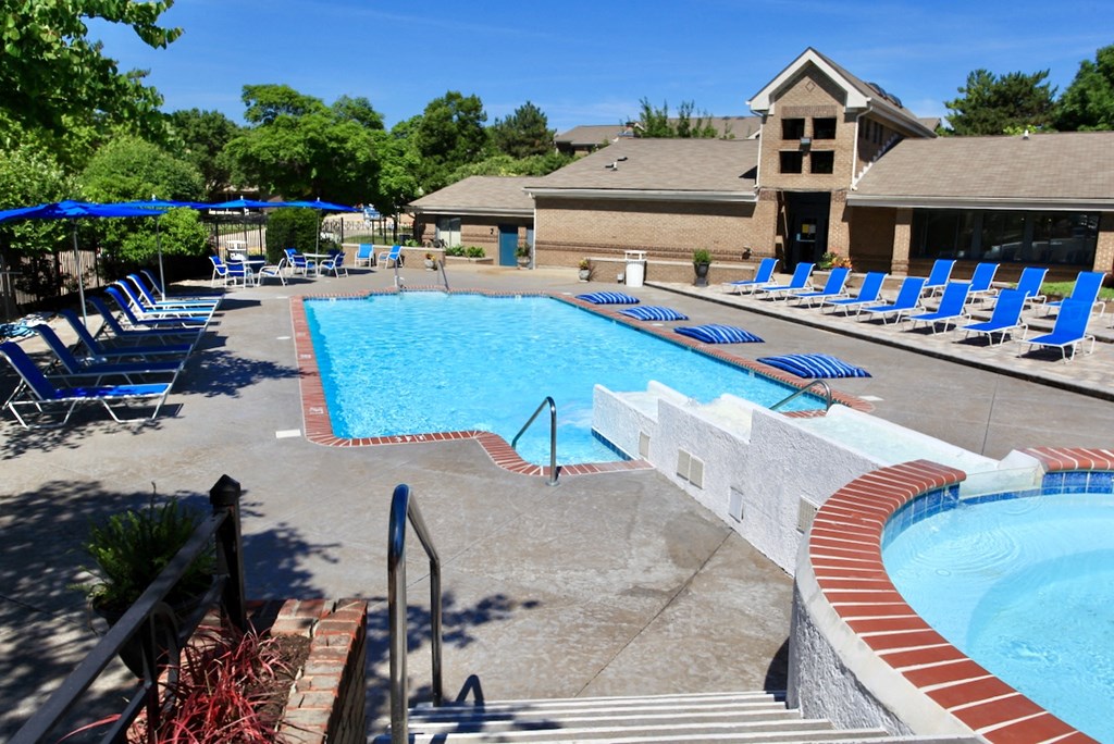 Lockefield Gardens Resort Style Pool