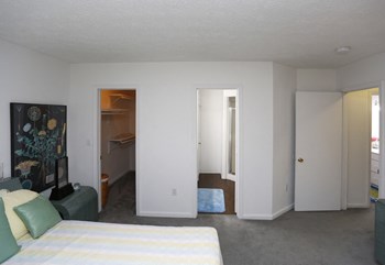 7747 Santa Monica Drive 1-3 Beds Apartment for Rent - Photo Gallery 5