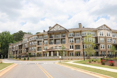 decatur affordable family apartment an apartment building on the corner of a street