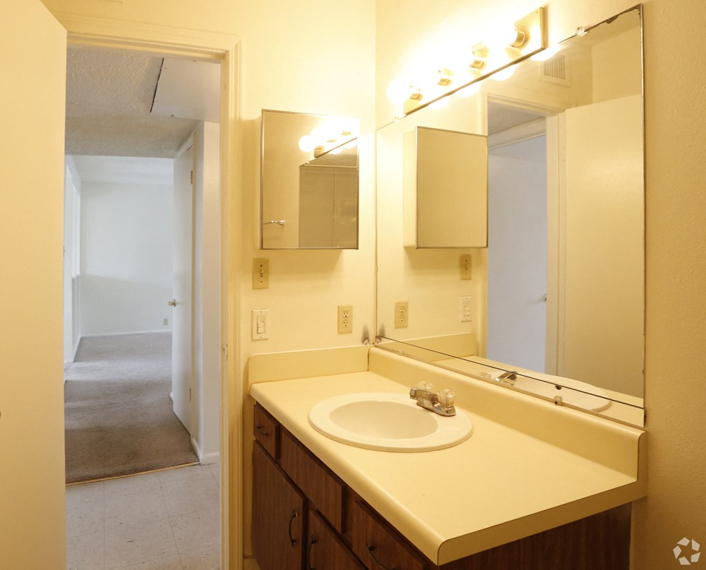 Oak Alley Apartments - Cypress Communities