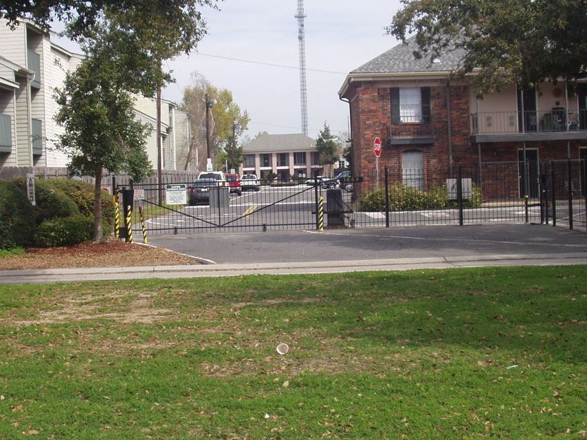 Oak Alley Apartments, 1645 Carol Sue Ave., Terrytown, LA RentCafe