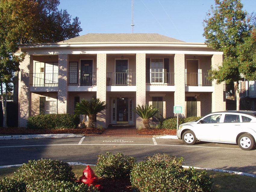 Oak Alley Apartments, 1645 Carol Sue Ave., Terrytown, LA RentCafe