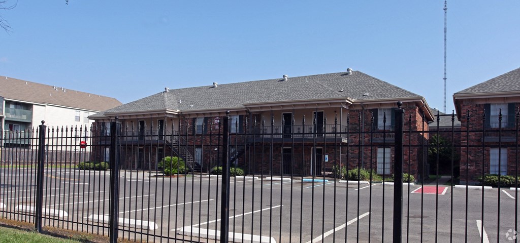 Oak Alley Apartments - Cypress Communities