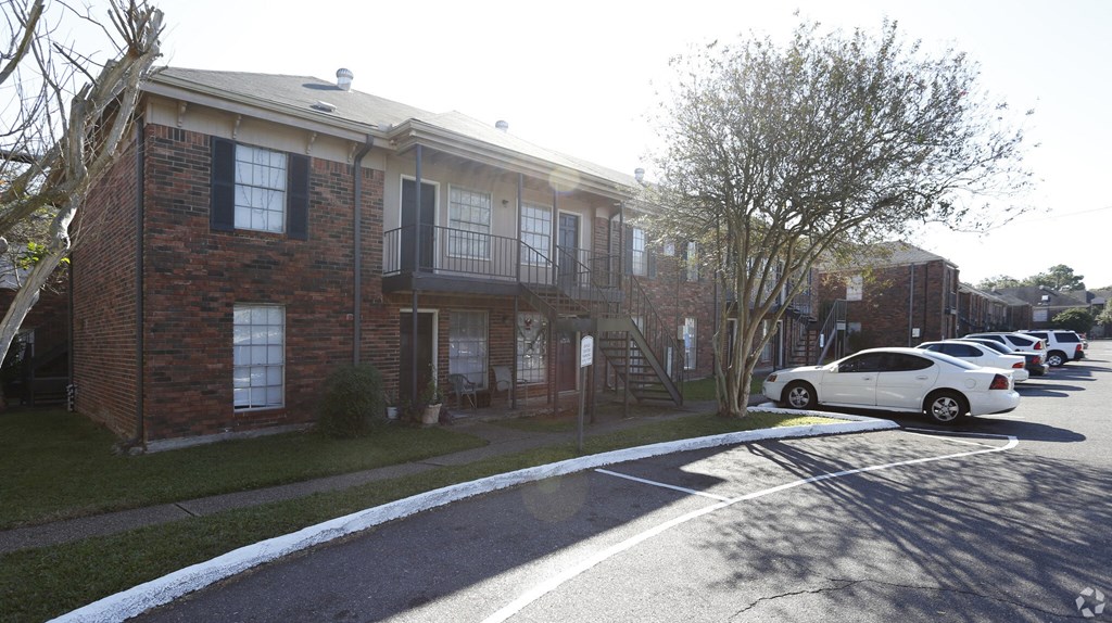 Oak Alley Apartments - Cypress Communities