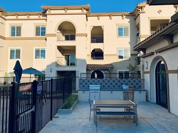 Community BBQ Community BBQ at Villa Annette Apartments, California - Photo Gallery 3